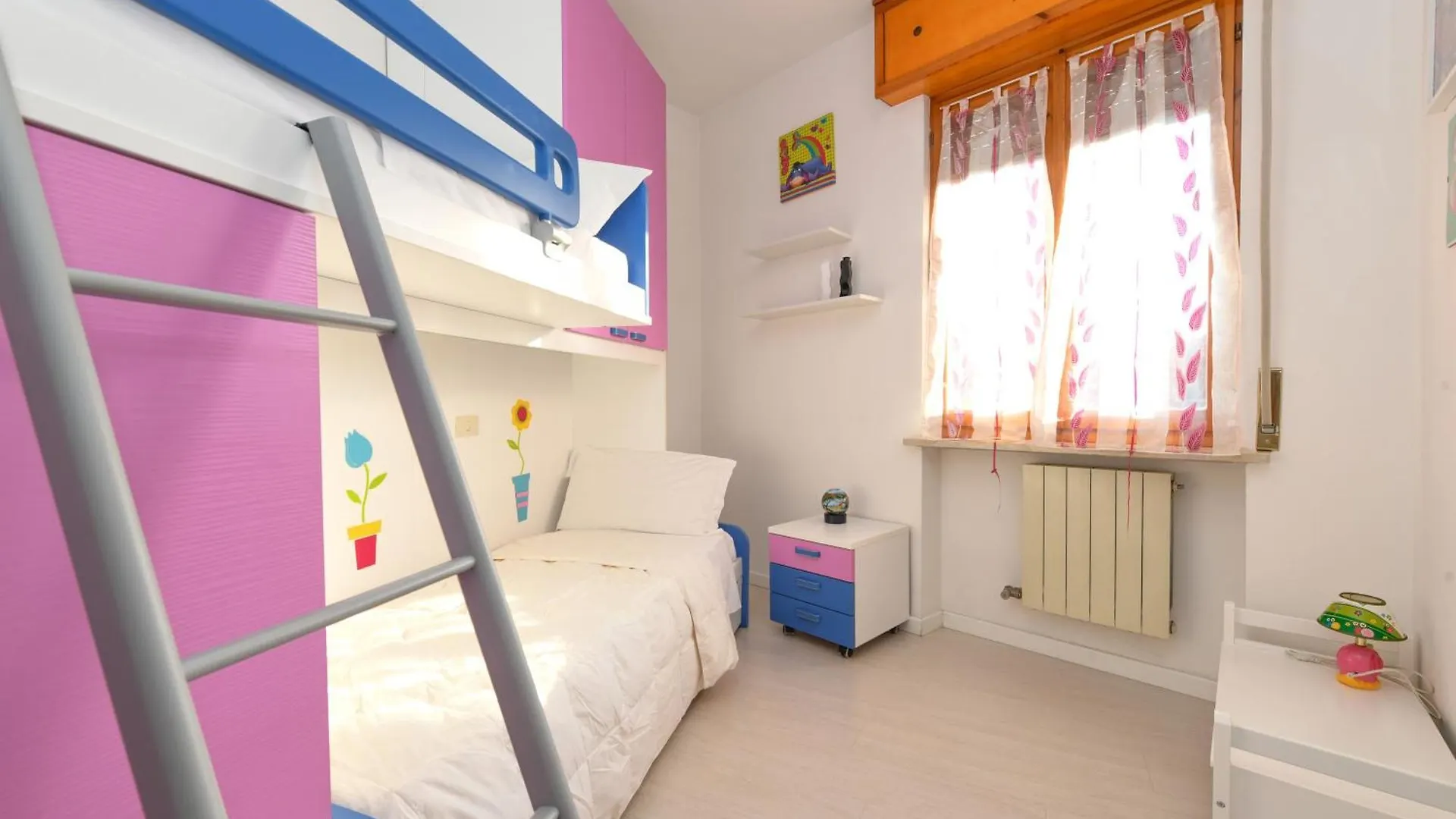 Casa Alessia-300Mt To Lake & Center Of Peschiera Peschiera del Garda Daire