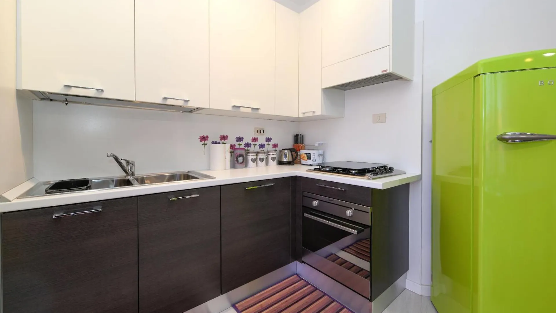Casa Alessia-300Mt To Lake & Center Of Peschiera Peschiera del Garda Daire